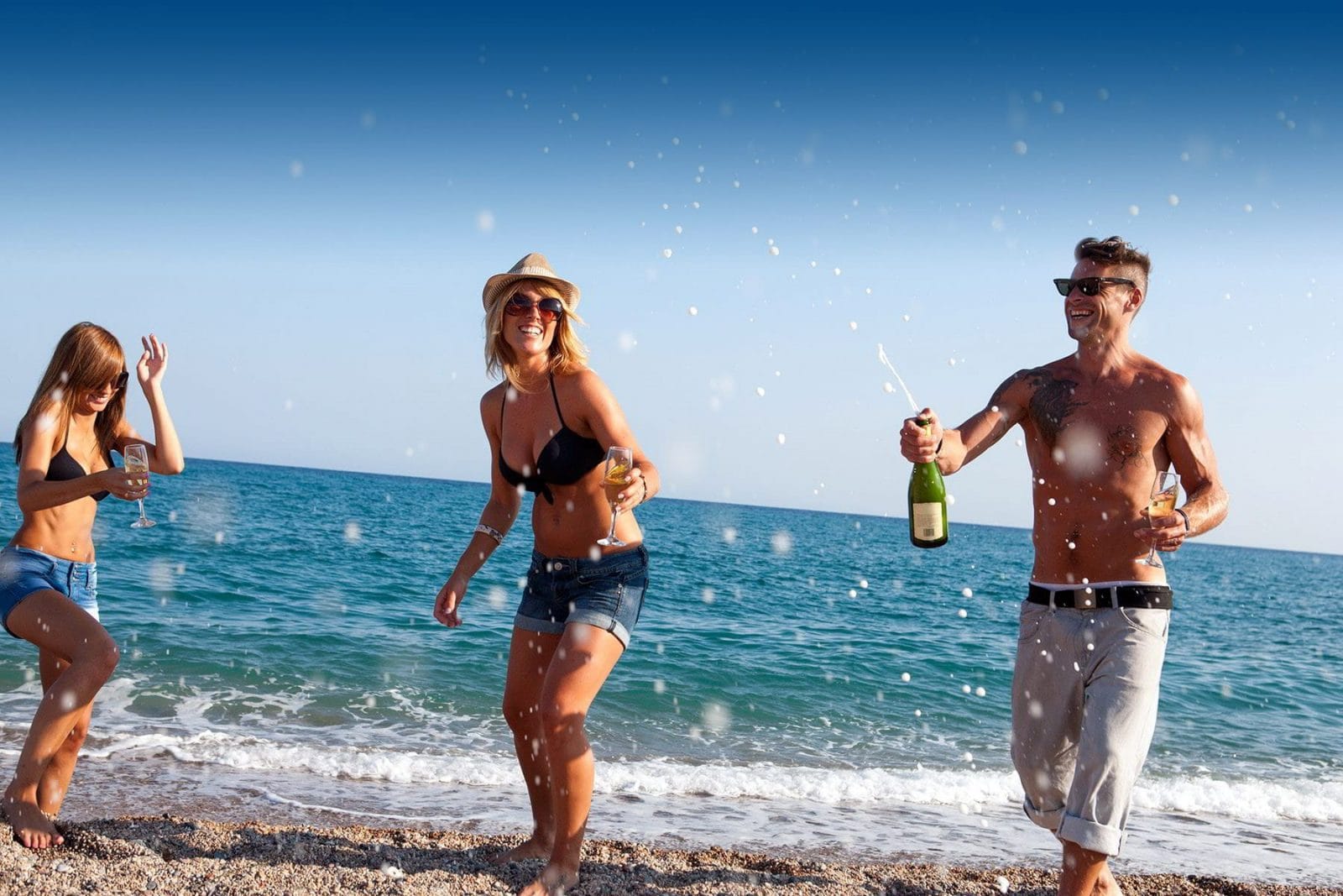 Connect with Greeks from around the world, visit Greece