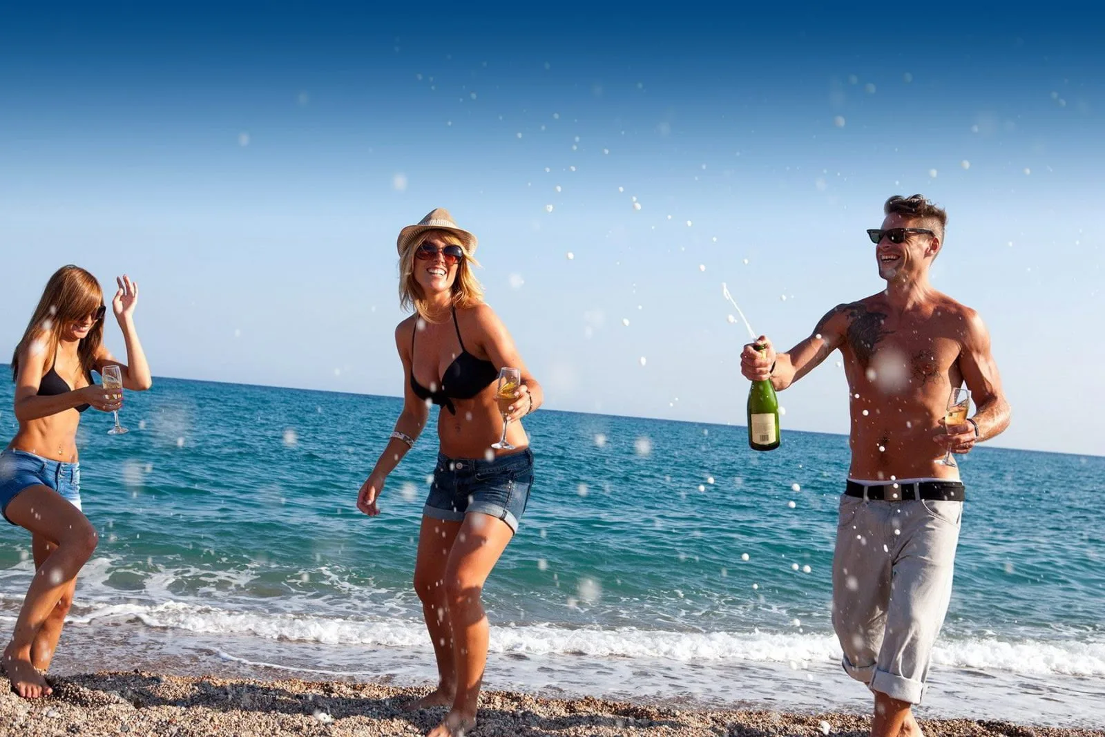 Connect with Greeks from around the world, visit Greece