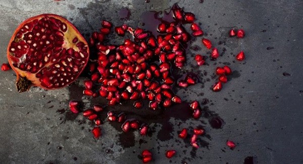 Pomegranate sashing, Greek new year's tradition