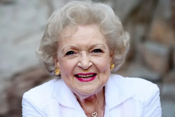 Betty White, Greek